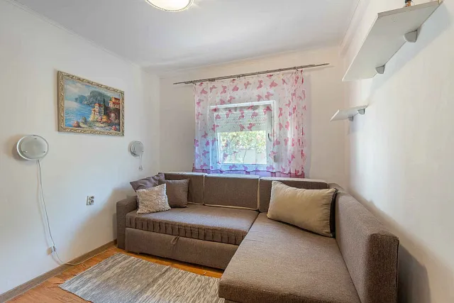 Haus mit Meer- und Bergblick in Sutomore — 110 m², Grundstück 150 m² — photo 10